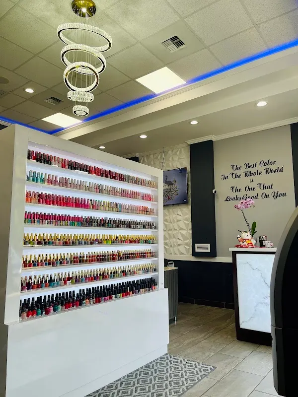 Luxury Nails & Spa — Nail salon in Olympia